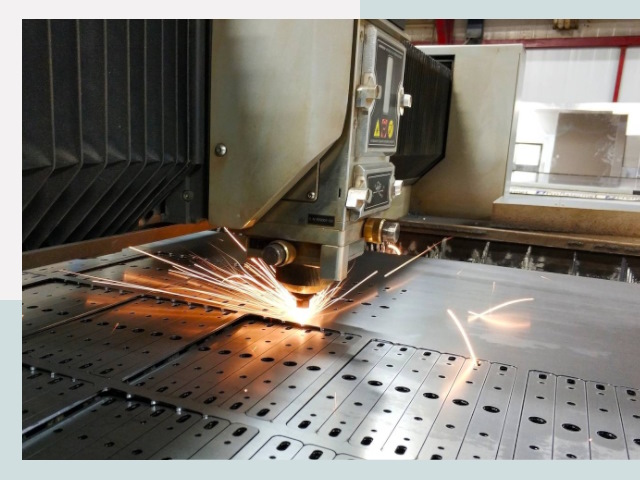 Лазерная резка металла в щербинке от 611 руб.
